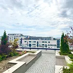 Astoria Apartment - Pet Friendly